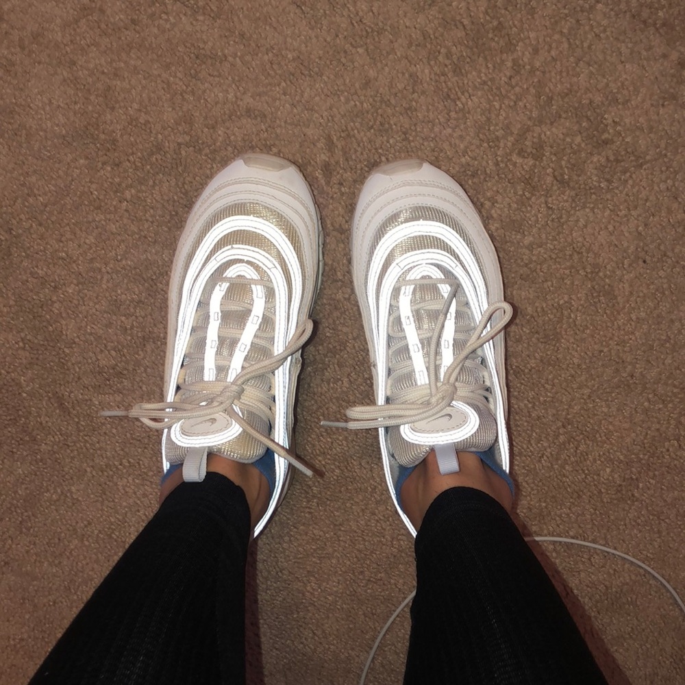 Nike gym shoes - Picture 4 of 4